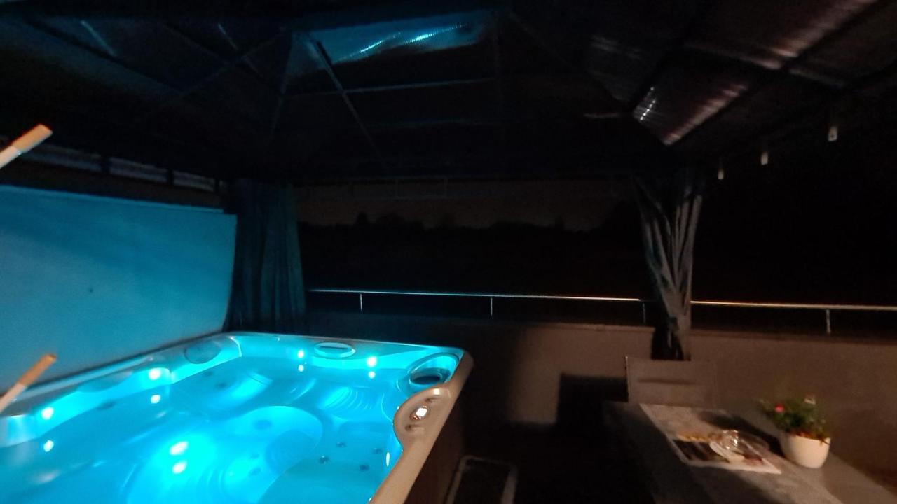 - Jacuzzi