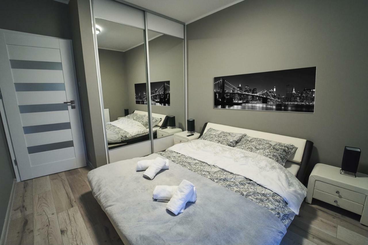 - Jacuzzi Apartment