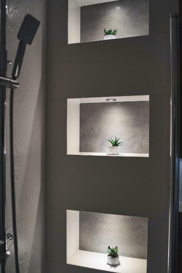 - Jacuzzi Apartment