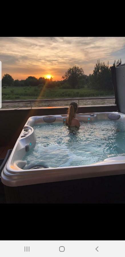 - Jacuzzi Rzeszów